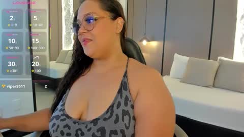 Snapshot of aisha_hart_ chatting on March 31, 3:30 am A I S H A online show from March 31, 3:30 am