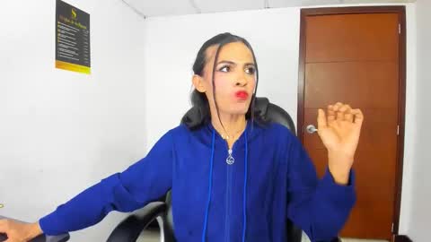 Aisha online show from December 21, 5:20 pm