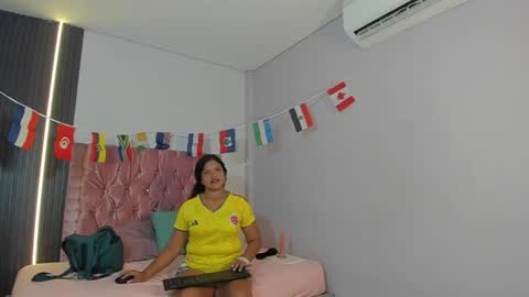 AISHA  MOORE online show from June 23, 7:34 pm