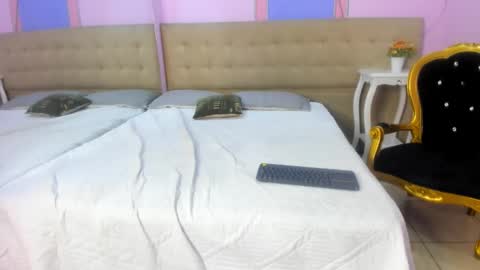 Snapshot of aisha_noir chatting on September 19, 12:06 pm Aisha Noir online show from September 19, 12:06 pm