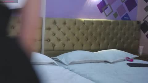 Snapshot of aisha_noir chatting on October 1, 12:00 pm Aisha Noir online show from October 1, 12:00 pm