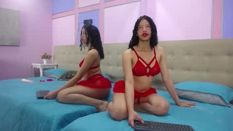 Snapshot of aisha_noir chatting on October 7, 12:13 pm Aisha Noir online show from October 7, 12:13 pm