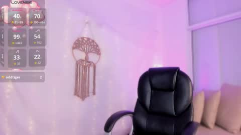 aisha online show from October 2, 11:34 pm