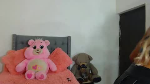 Snapshot of aisha_sex222 chatting on September 21, 9:49 pm aisha_sex222 online show from September 21, 9:49 pm