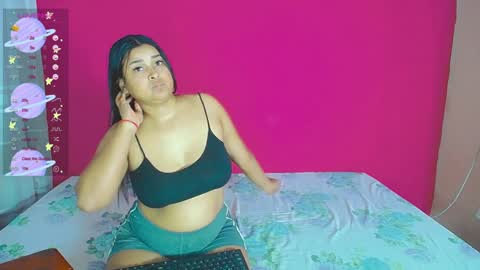 aisha_stacey0410 online show from December 29, 2:38 am