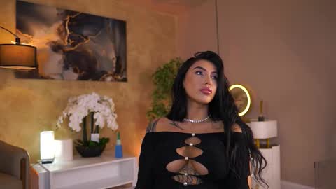 Snapshot of aishaadevoe chatting on November 6, 7:48 pm Maddy online show from November 6, 7:48 pm