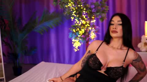 Lora online show from February 3, 9:30 am