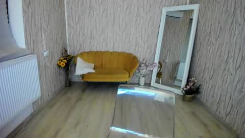 Snapshot of aisharouhi chatting on March 3, 4:03 am Aisha online show from March 3, 4:03 am