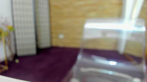 Aisha online show from December 1, 5:45 am