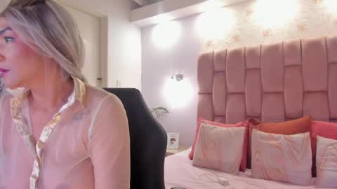 aisha online show from October 8, 9:23 pm