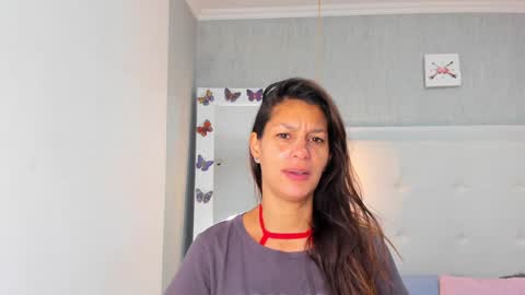 Snapshot of aishawild chatting on February 5, 12:27 pm aishawild online show from February 5, 12:27 pm