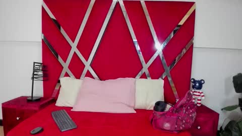 aishaxht online show from May 2, 9:20 pm