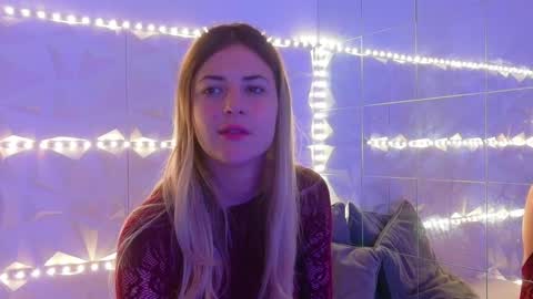 Aisha online show from November 4, 6:01 am