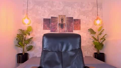 little aitana  online show from December 18, 10:05 pm