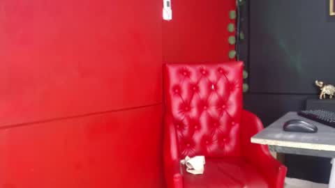 Ahitana Russ online show from January 10, 5:15 pm