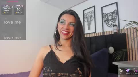 Snapshot of aitanna_garciia chatting on October 21, 12:17 pm Aitana Garcia online show from October 21, 12:17 pm