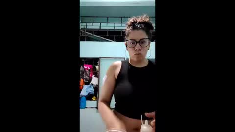 Snapshot of aixa_15 chatting on December 18, 9:37 am Aixa Burgos online show from December 18, 9:37 am