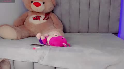 Snapshot of aixa_beltran chatting on February 8, 11:22 am aixa_beltran online show from February 8, 11:22 am
