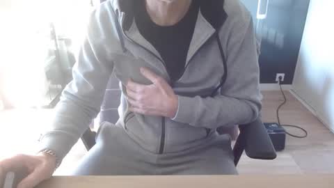 Snapshot of aixcited chatting on February 21, 4:08 pm aixcited online show from February 21, 4:08 pm