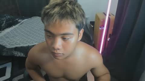 Snapshot of aizawa194624 chatting on May 1, 2:43 pm aizawa194624 online show from May 1, 2:43 pm
