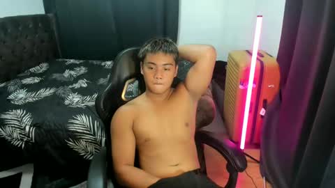 Snapshot of aizawa194624 chatting on May 5, 4:26 pm aizawa194624 online show from May 5, 4:26 pm