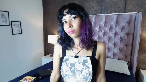 Snapshot of akane_uwu chatting on February 18, 12:49 pm A K A N E U W U online show from February 18, 12:49 pm