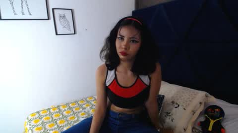 A K A N E  U W U online show from October 6, 5:54 pm