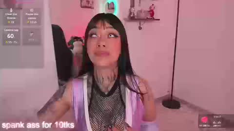 Snapshot of akari1_mischief chatting on September 20, 8:32 pm Alejandra online show from September 20, 8:32 pm