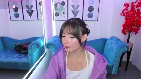 Azaka  online show from October 10, 1:10 pm