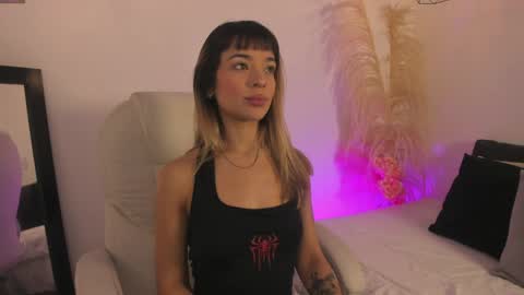 Snapshot of akemi__ chatting on April 1, 1:01 pm Abby Angel online show from April 1, 1:01 pm