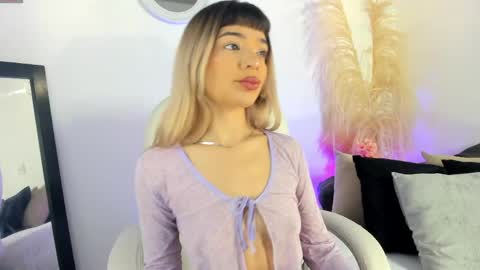 Snapshot of akemi__ chatting on April 13, 2:33 pm Abby Angel online show from April 13, 2:33 pm