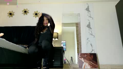 Akemi online show from April 1, 8:06 pm