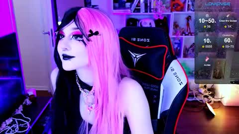 Snapshot of aki__ra chatting on March 15, 9:32 pm Aki online show from March 15, 9:32 pm