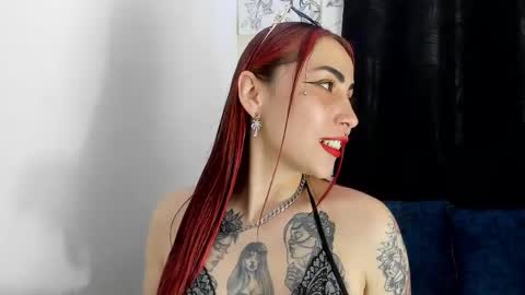 Snapshot of akila_clive chatting on March 31, 8:42 pm carolina online show from March 31, 8:42 pm