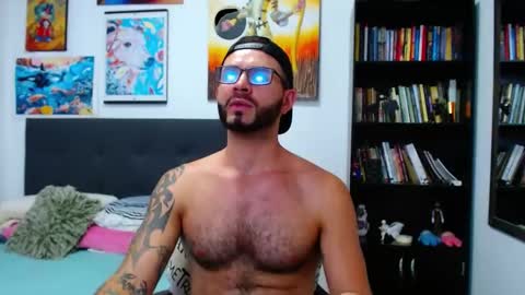 Snapshot of akiles_r chatting on January 8, 10:48 pm akiles online show from January 8, 10:48 pm