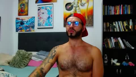 Snapshot of akiles_r chatting on January 15, 1:34 am akiles online show from January 15, 1:34 am