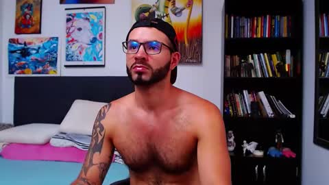 Snapshot of akiles_r chatting on January 16, 9:30 pm akiles online show from January 16, 9:30 pm