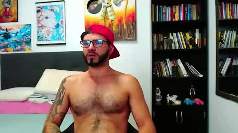 Snapshot of akiles_r chatting on January 22, 2:15 am akiles online show from January 22, 2:15 am