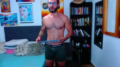 Snapshot of akiles_r chatting on February 4, 11:06 pm akiles online show from February 4, 11:06 pm