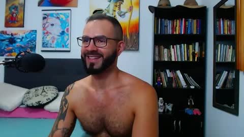 Snapshot of akiles_r chatting on February 14, 1:45 am akiles online show from February 14, 1:45 am