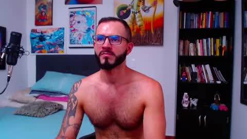 Snapshot of akiles_r chatting on February 19, 10:09 pm akiles online show from February 19, 10:09 pm