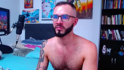 Snapshot of akiles_r chatting on February 21, 9:43 pm akiles online show from February 21, 9:43 pm