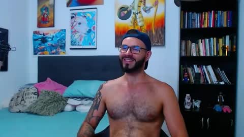 Snapshot of akiles_r chatting on February 28, 1:15 am akiles online show from February 28, 1:15 am