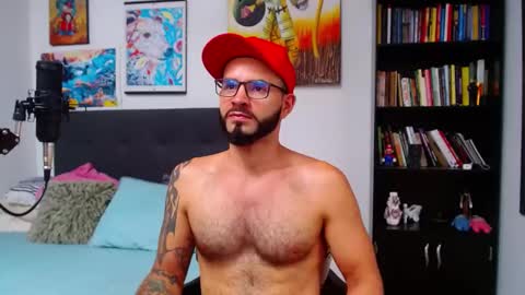 Snapshot of akiles_r chatting on March 7, 9:17 pm akiles online show from March 7, 9:17 pm