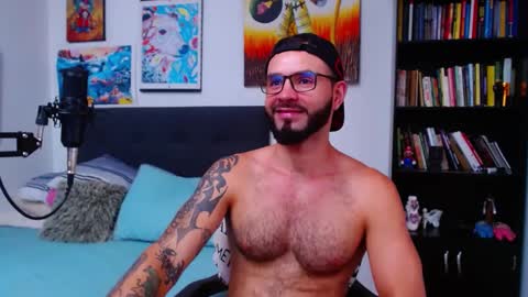 Snapshot of akiles_r chatting on March 12, 10:17 pm akiles online show from March 12, 10:17 pm
