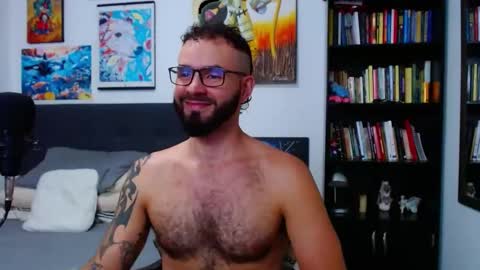 Snapshot of akiles_r chatting on September 29, 11:31 pm akiles online show from September 29, 11:31 pm