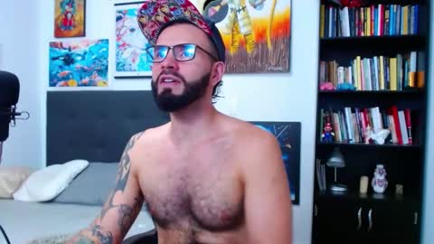 akiles online show from October 28, 11:51 pm