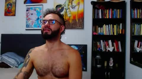 akiles online show from November 12, 11:03 pm