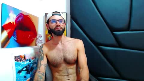 akiles online show from March 3, 12:06 am