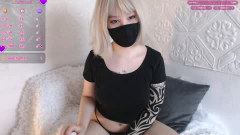 Snapshot of akira_amy chatting on October 4, 6:33 am Amilia online show from October 4, 6:33 am